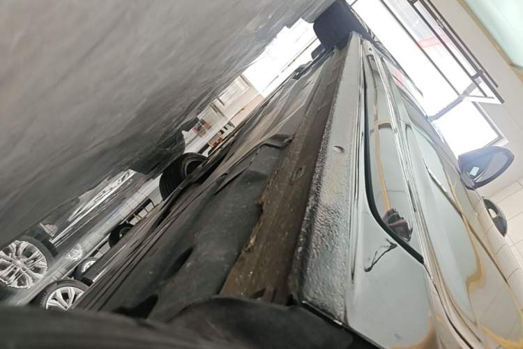 Used Volkswagen Passat 2021 330TSI Luxury Edition Left Side Sill