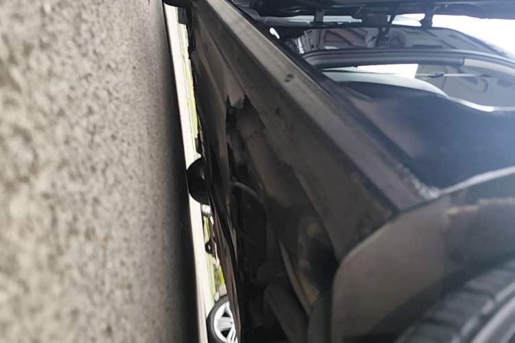 Used Volkswagen Passat 2021 280TSI Business Edition Left Side Sill