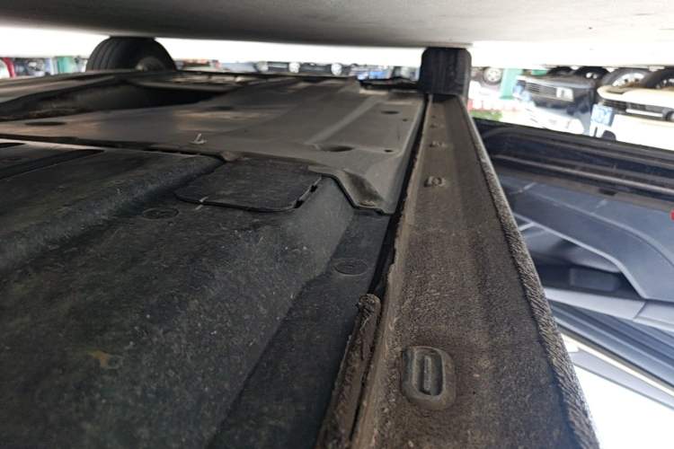 Used Volkswagen Passat 2021 280TSI Business Edition Left Side Sill