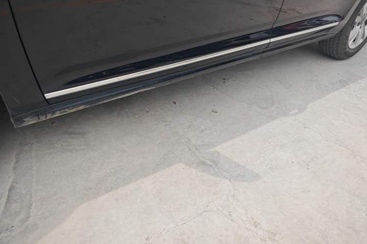 Used Volkswagen Passat 2021 280TSI Business Edition Left Side Sill