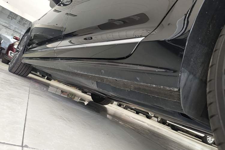 Used Volkswagen Passat 2021 330TSI Luxury Edition Left Side Sill