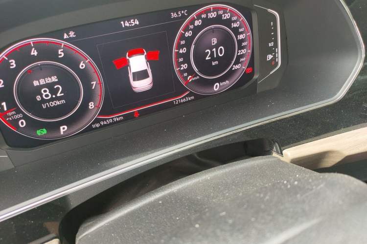 Used Volkswagen Passat 2021 330TSI Luxury Edition Odometer Close Up