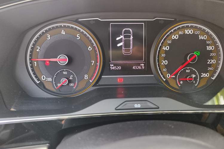 Used Volkswagen Passat 2021 330TSI Elite Edition Odometer Close Up