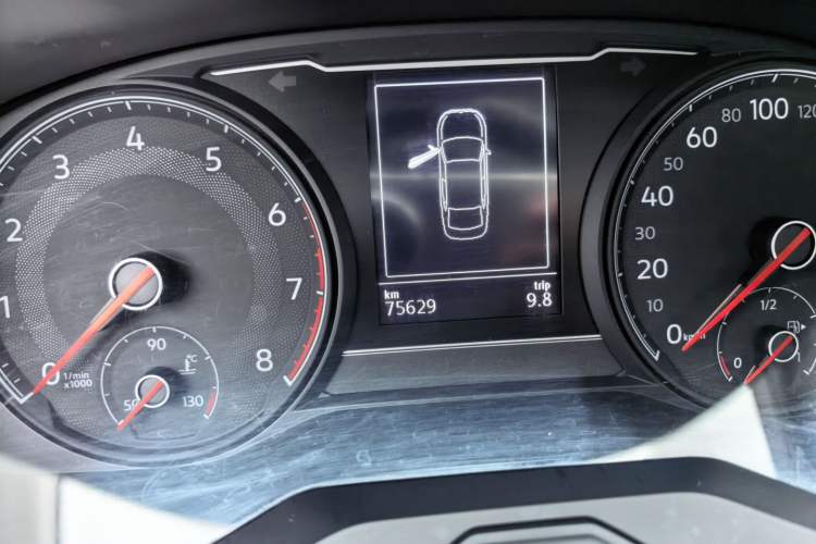 Used Volkswagen Passat 2021 330TSI Elite Edition Odometer Close Up