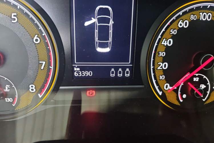Used Volkswagen Passat 2021 330TSI Elite Edition Odometer Close Up