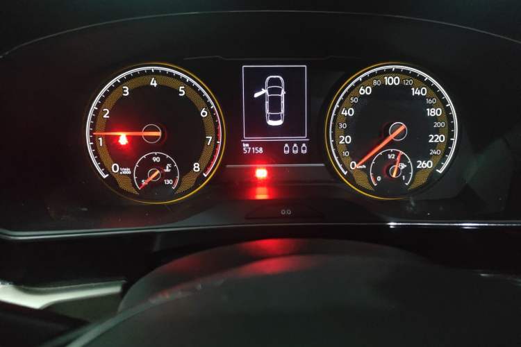Used Volkswagen Passat 2021 330TSI Elite Edition Odometer Close Up