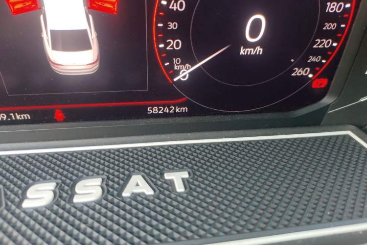 Used Volkswagen Passat 2021 330TSI Luxury Edition Odometer Close Up