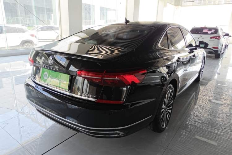Used Volkswagen Passat 2021 330TSI Luxury Edition Rear Right 45 Deg