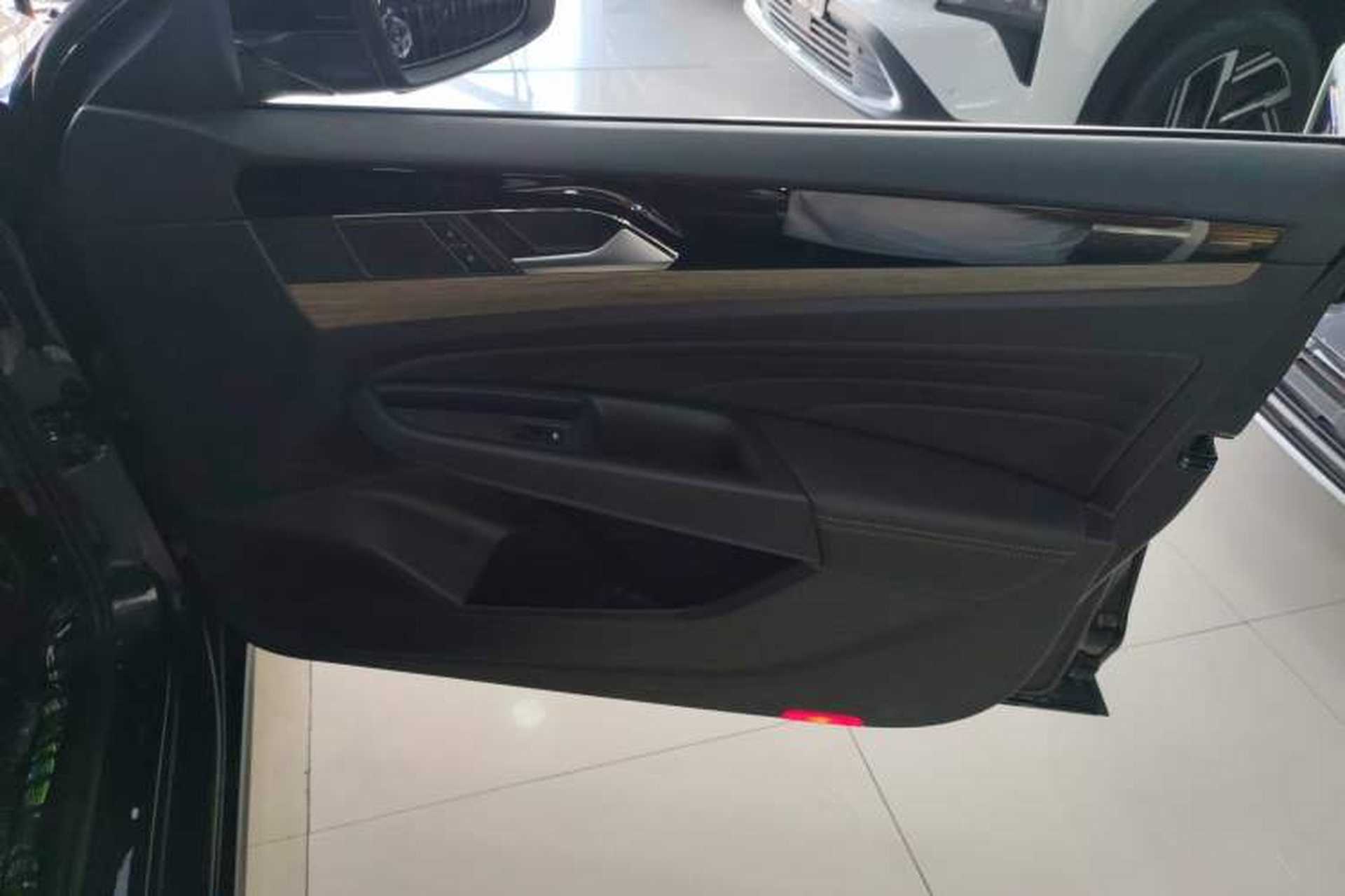 Used Volkswagen Passat 2021 330TSI Luxury Edition Right Front Door Interior
