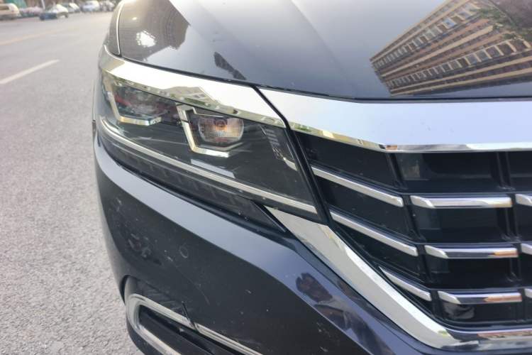 Used Volkswagen Passat 2021 330TSI Elite Edition Right Front Headlight
