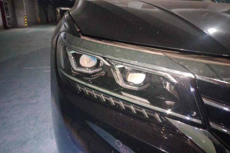 Used Volkswagen Passat 2021 330TSI Luxury Edition Right Front Headlight