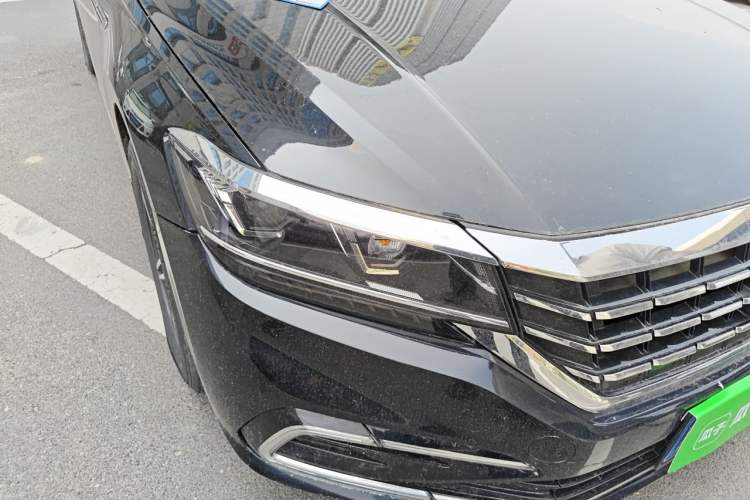 Used Volkswagen Passat 2021 280TSI Business Edition Right Front Headlight