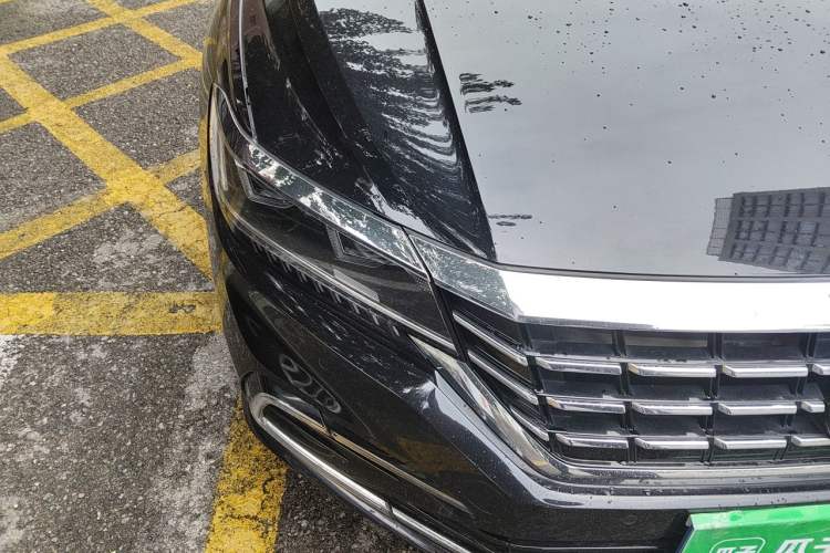 Used Volkswagen Passat 2021 330TSI Luxury Edition Right Front Headlight