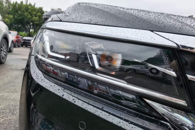 Used Volkswagen Passat 2021 330TSI Elite Edition Right Front Headlight