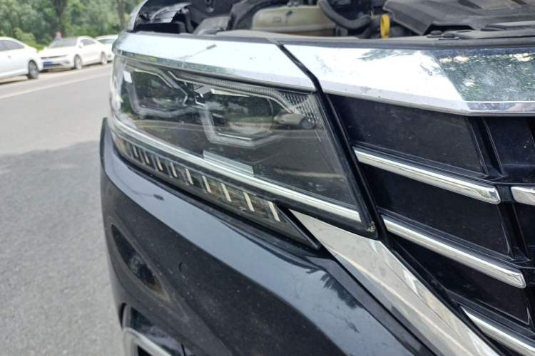 Used Volkswagen Passat 2021 330TSI Luxury Edition Right Front Headlight