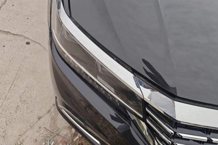 Used Volkswagen Passat 2021 330TSI Luxury Edition Right Front Headlight