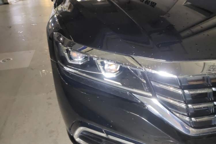 Used Volkswagen Passat  Right Front Headlight