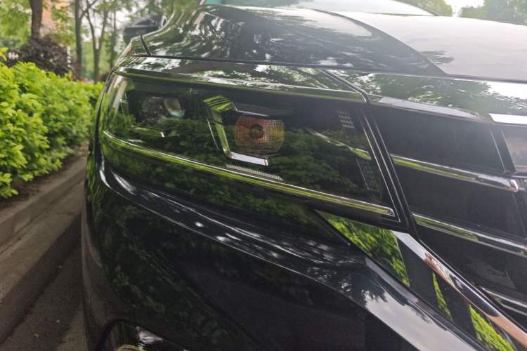 Used Volkswagen Passat 2021 280TSI Business Edition Right Front Headlight
