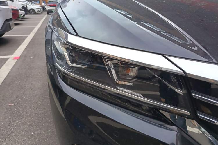 Used Volkswagen Passat 2021 330TSI Elite Edition Right Front Headlight