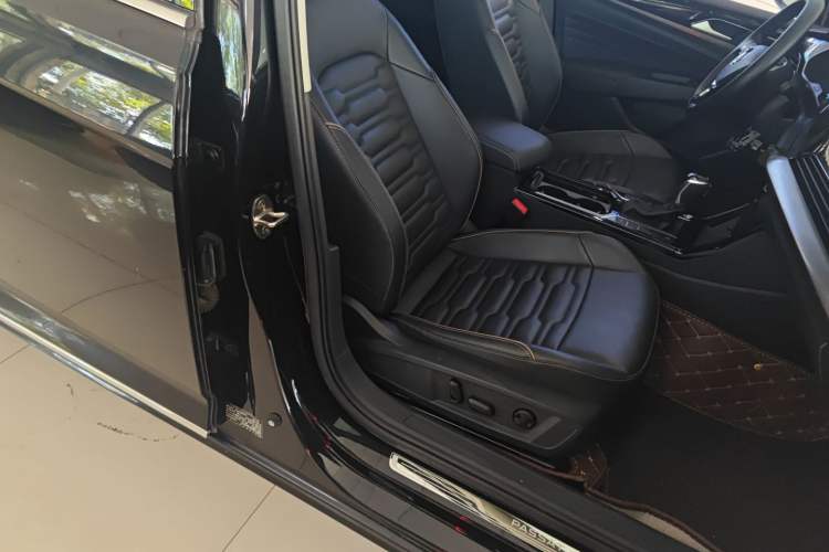 Used Volkswagen Passat 2021 330TSI Elite Edition Right Front Seat