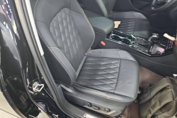 Used Volkswagen Passat 2021 330TSI Luxury Edition Right Front Seat