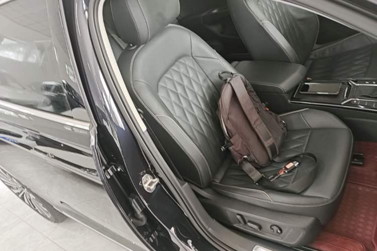 Used Volkswagen Passat 2021 330TSI Luxury Edition Right Front Seat