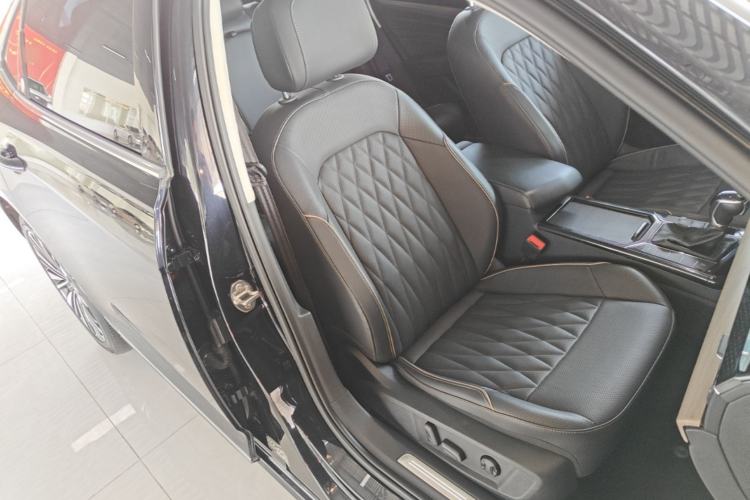 Used Volkswagen Passat 2021 330TSI Luxury Edition Right Front Seat