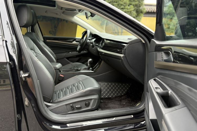 Used Volkswagen Passat 2021 330TSI Elite Edition Right Front Seat