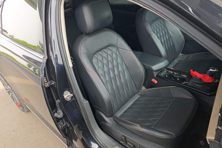 Used Volkswagen Passat 2021 330TSI Luxury Edition Right Front Seat