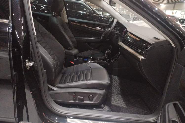 Used Volkswagen Passat 2021 280TSI Elite Edition Right Front Seat