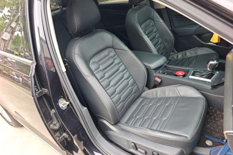 Used Volkswagen Passat 2021 330TSI Elite Edition Right Front Seat