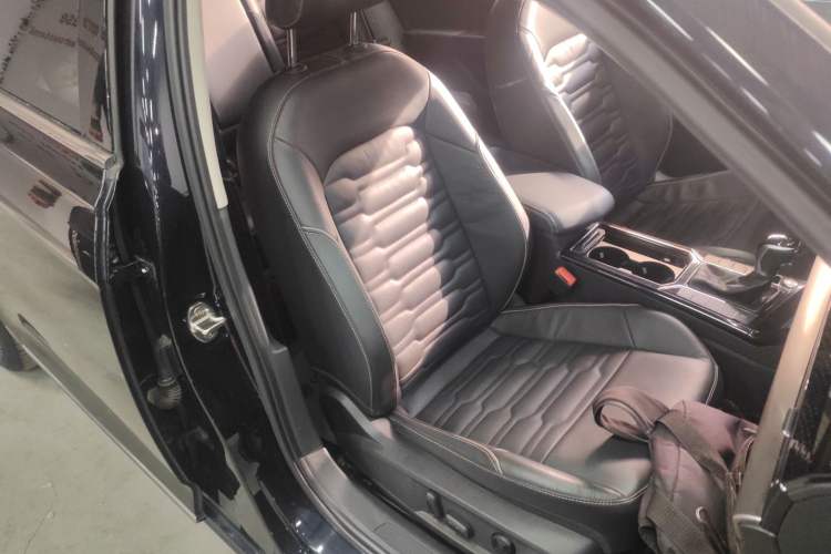 Used Volkswagen Passat 2021 280TSI Elite Edition Right Front Seat