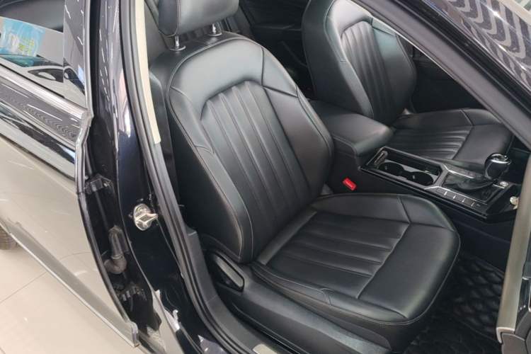 Used Volkswagen Passat 2021 280TSI Business Edition Right Front Seat
