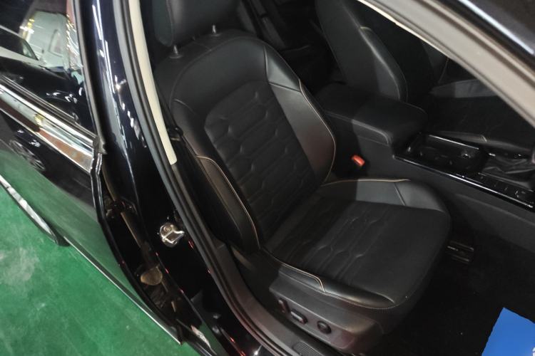 Used Volkswagen Passat 2021 330TSI Elite Edition Right Front Seat