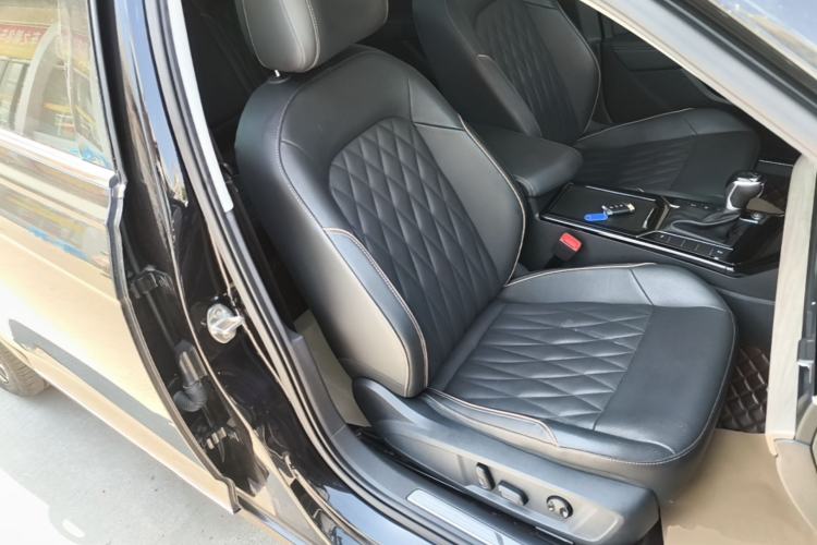 Used Volkswagen Passat 2021 330TSI Luxury Edition Right Front Seat