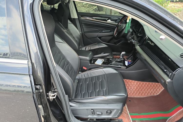 Used Volkswagen Passat 2021 330TSI Elite Edition Right Front Seat