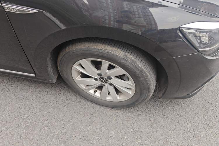 Used Volkswagen Passat 2021 280TSI Business Edition Right Front Wheel Hub