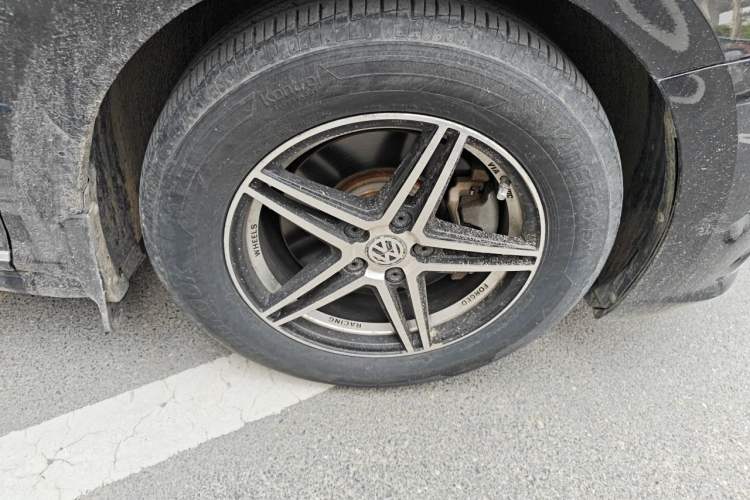 Used Volkswagen Passat 2021 280TSI Business Edition Right Front Wheel Hub