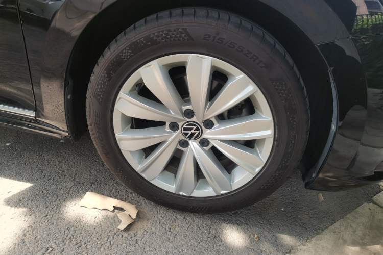 Used Volkswagen Passat 2021 280TSI Elite Edition Right Front Wheel Hub