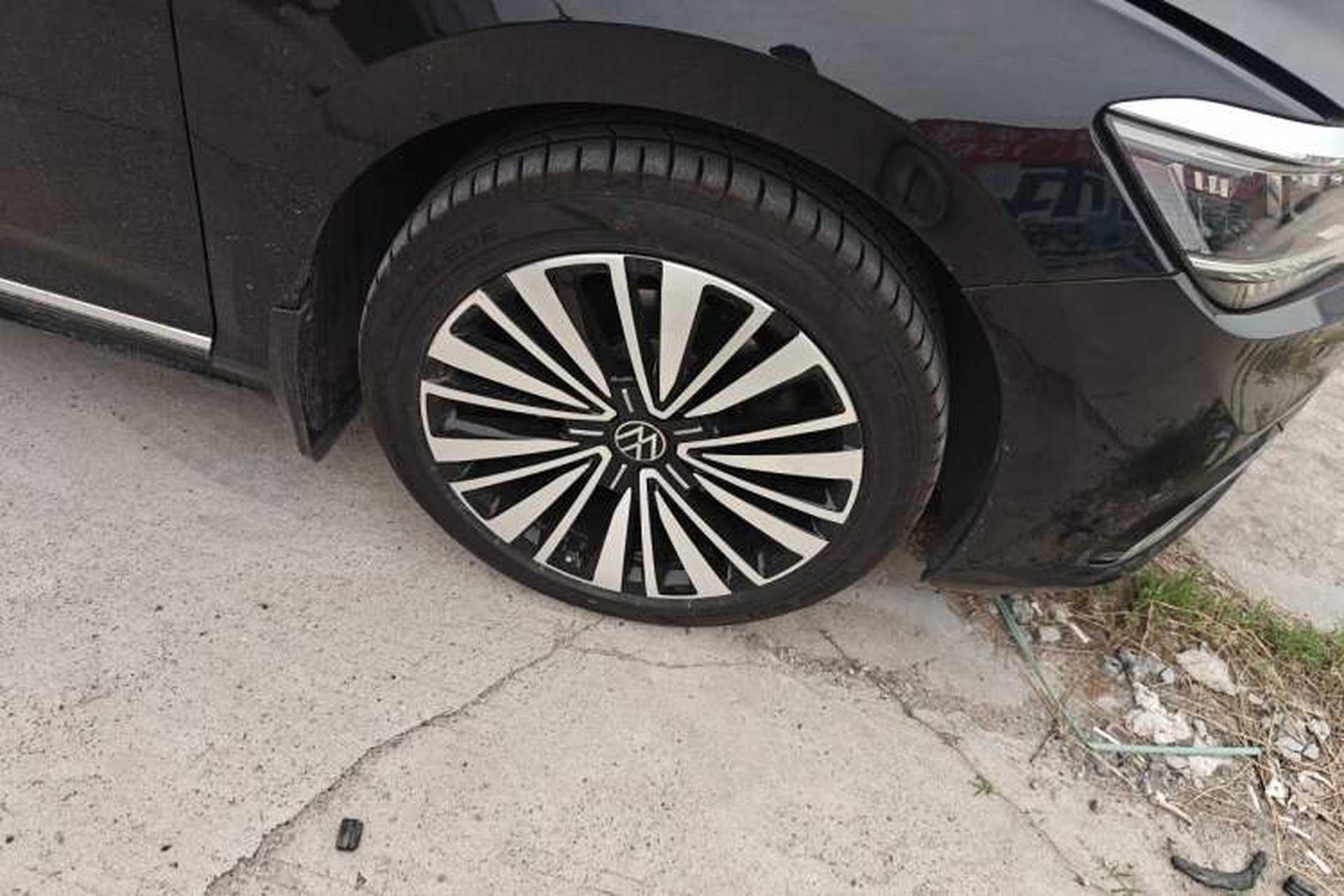 Used Volkswagen Passat 2021 330TSI Luxury Edition Right Front Wheel Hub
