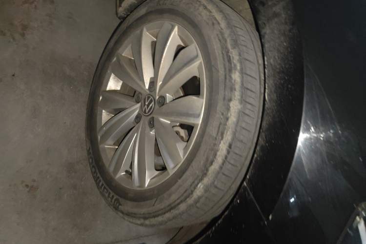 Used Volkswagen Passat 2021 330TSI Elite Edition Right Front Wheel Hub