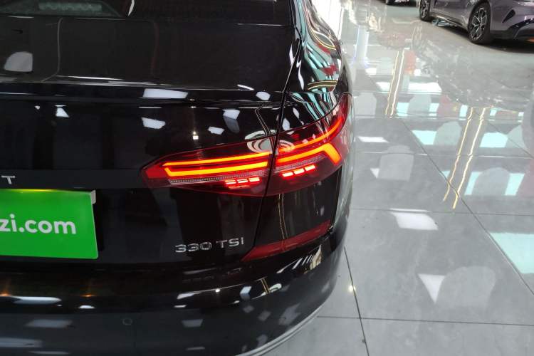 Used Volkswagen Passat 2021 330TSI Elite Edition Right Rear Taillight