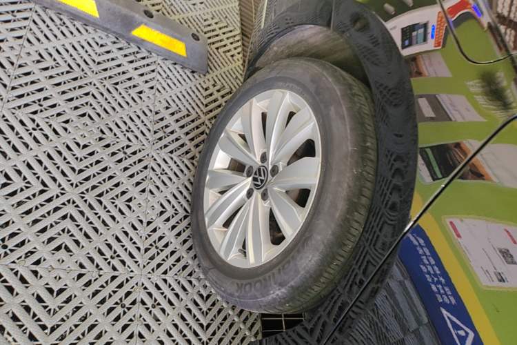 Used Volkswagen Passat 2021 330TSI Elite Edition Right Rear Wheel Hub