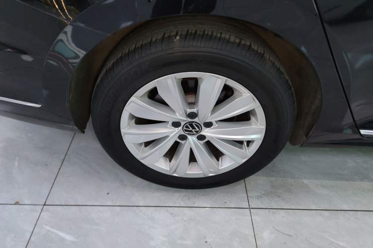 Used Volkswagen Passat 2021 330TSI Elite Edition Right Rear Wheel Hub