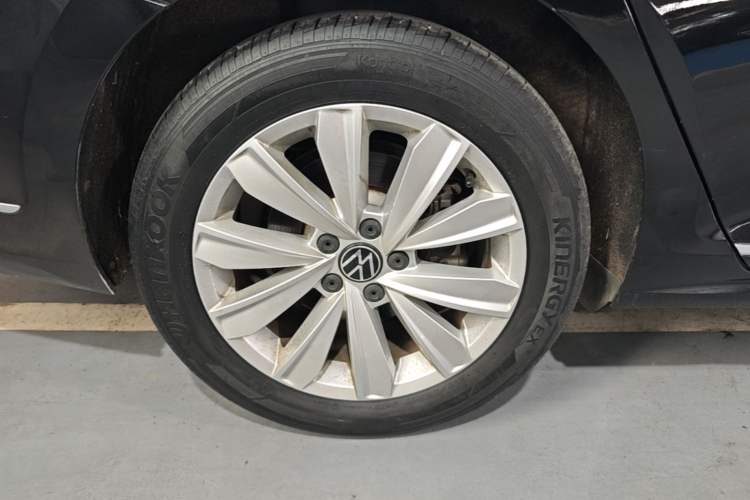 Used Volkswagen Passat 2021 330TSI Elite Edition Right Rear Wheel Hub