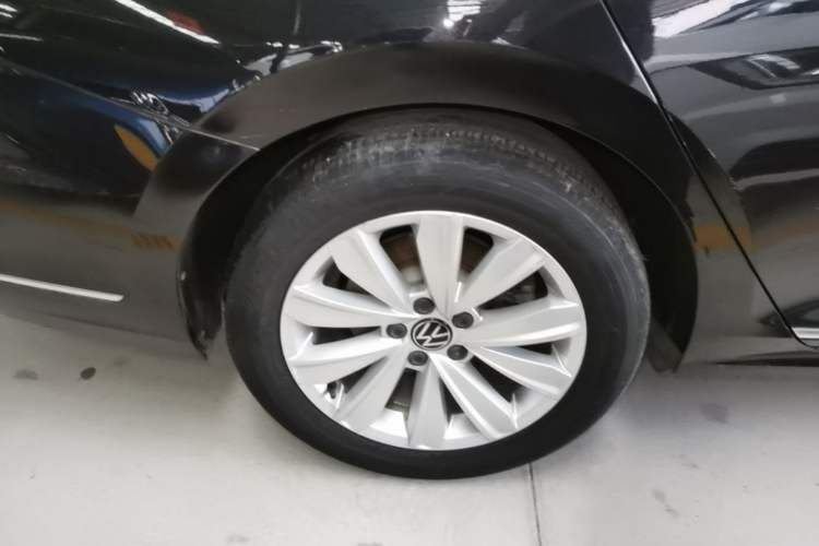 Used Volkswagen Passat 2021 330TSI Elite Edition Right Rear Wheel Hub