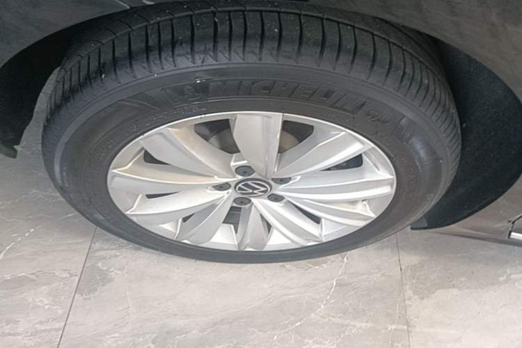 Used Volkswagen Passat 2021 330TSI Elite Edition Right Rear Wheel Hub