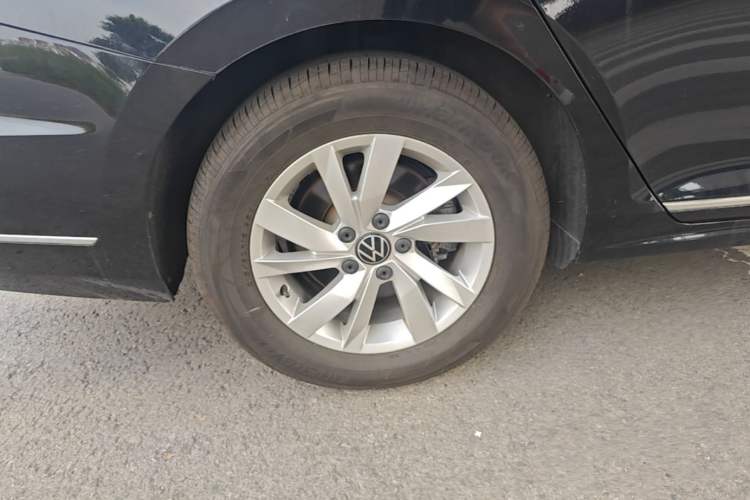 Used Volkswagen Passat 2021 280TSI Business Edition Right Rear Wheel Hub