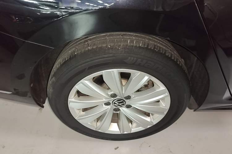 Used Volkswagen Passat 2021 330TSI Elite Edition Right Rear Wheel Hub