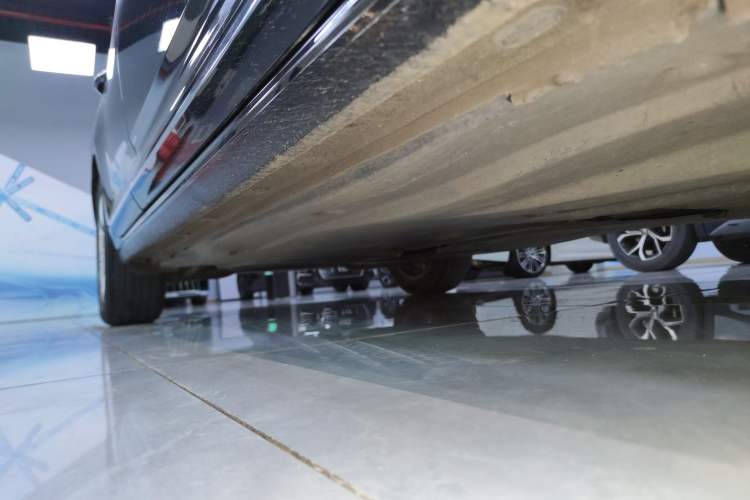 Used Volkswagen Passat 2021 330TSI Elite Edition Right Side Sill